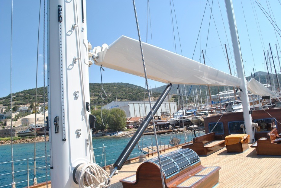 Yacht Regina, a Med Superyacht CHARTERWORLD Luxury Superyacht Charters